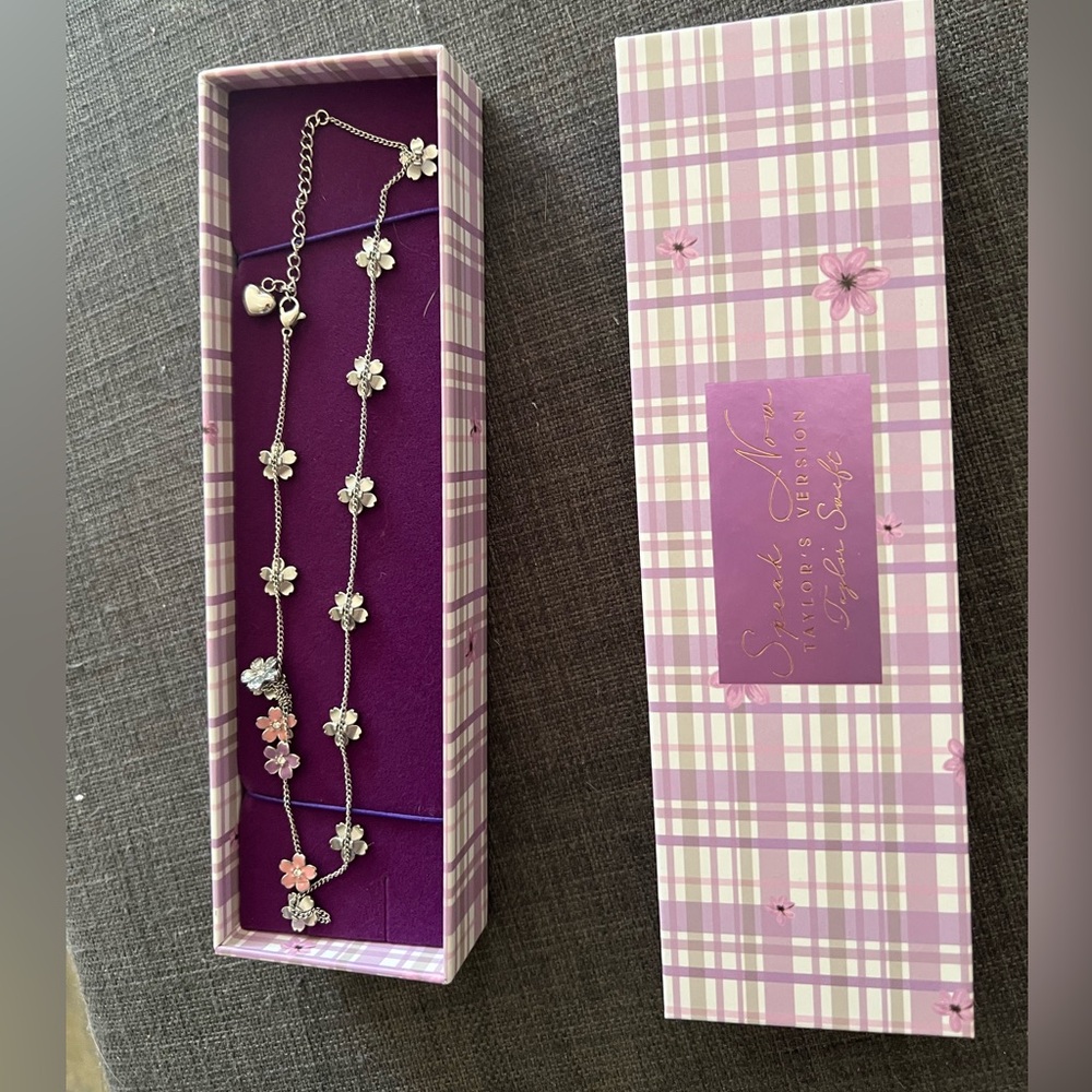 Preloved Taylor Swift Speak Now Cherry Blossom Necklace TV Anniversary